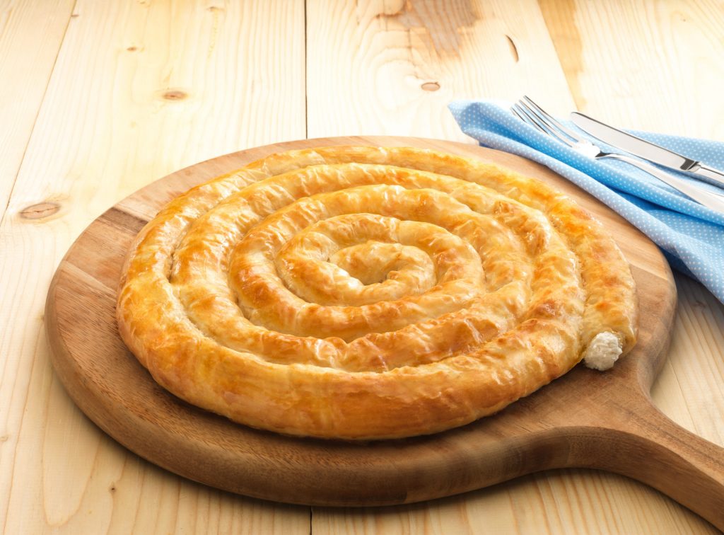 Στριφτή Ταχινόπιτα με Σοκολάτα με φύλλο κρούστας για γλύκα Χρυσή Ζύμη
