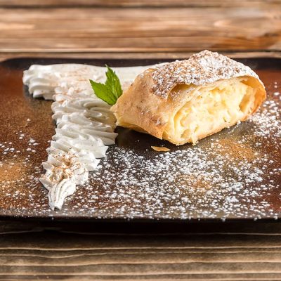 Στρούντελ Μήλου με Χωριάτικο Φυλλο και με Κρέμα Σιμιγδάλι από τον Άκη Πετρετζίκη