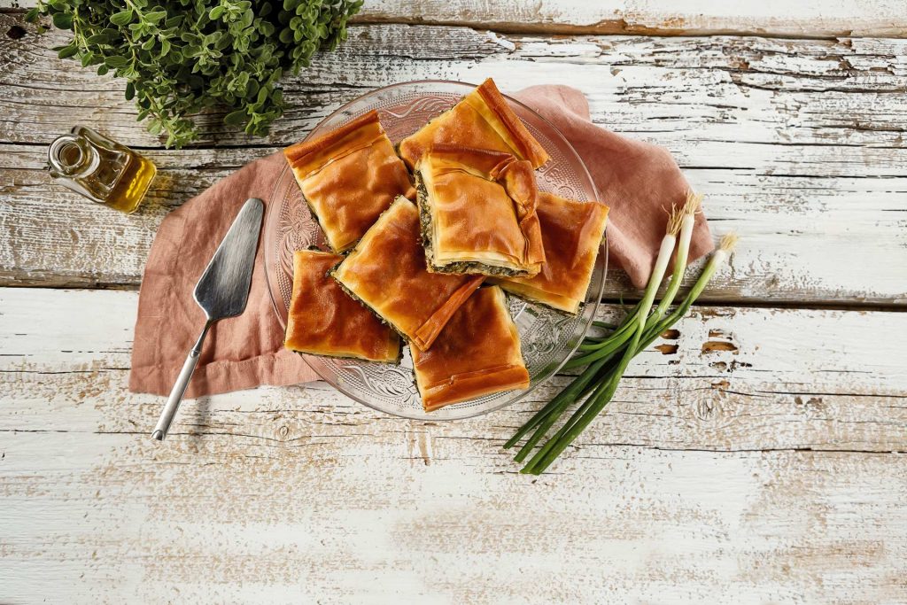 Σπανακόπιτα με Χωριάτικο Φύλλο Χρυσή Ζύμη